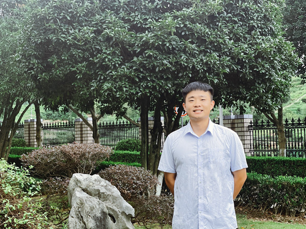 先进集体与个人系列报道--郑都