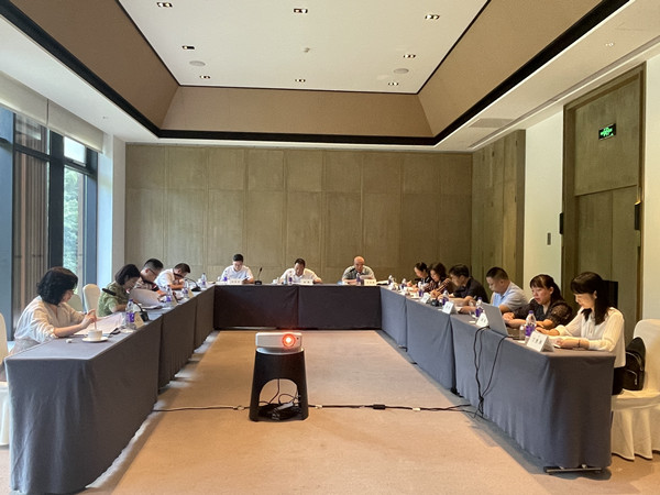 公司召开第五届三次董事会、监事会暨2021年度股东会
