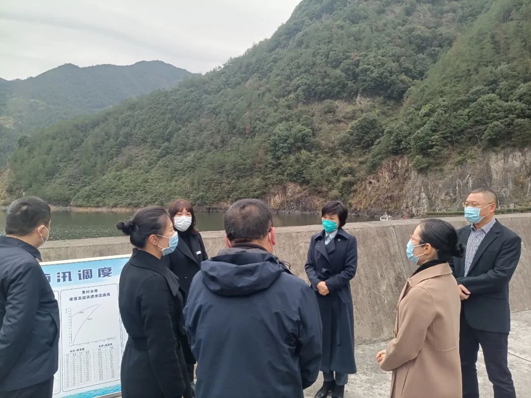 市级河长李一波、蓝伶俐带队赴黄村水源调研“河长制”工作