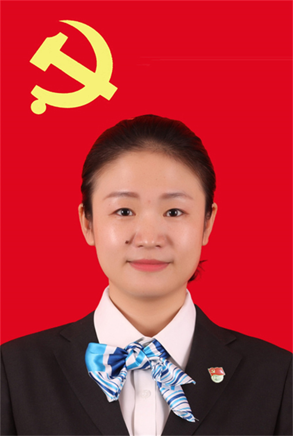 徐妍哲.jpg